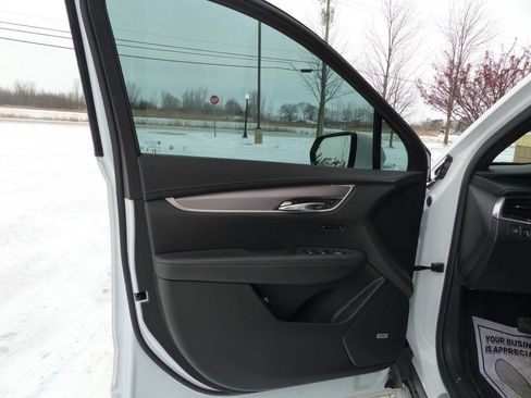 Used 2024 Cadillac XT6 Luxury w/ LPO, Floor Liner Package image 19