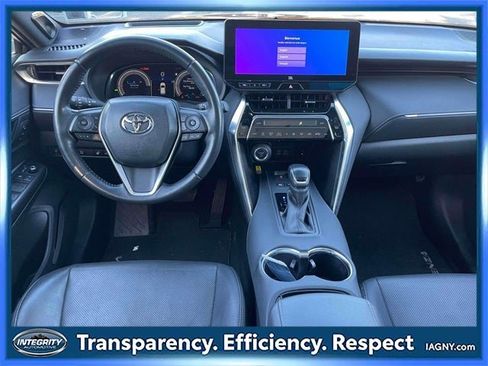 Used 2023 Toyota Venza Limited image 13
