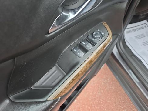 Used 2017 GMC Acadia SLE FWD image 11