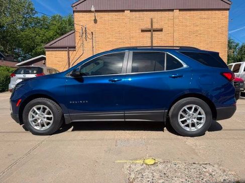 Used 2022 Chevrolet Equinox LT AWD/4WD image 12