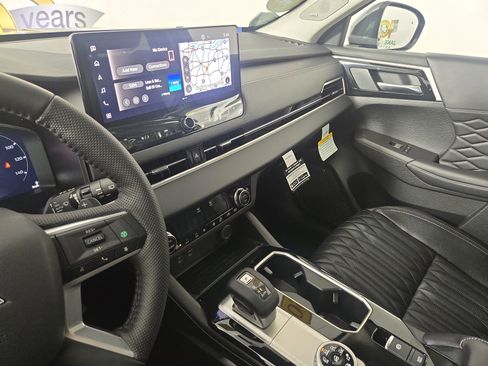 New 2026 Mitsubishi Outlander SEL image 25
