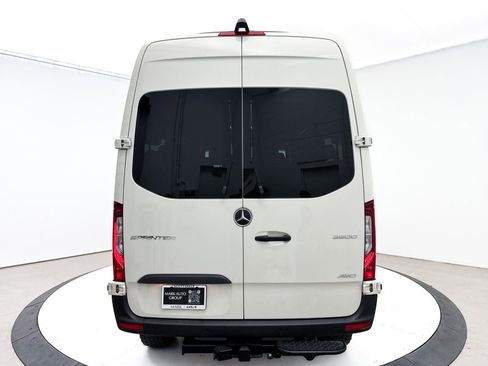Used 2024 Mercedes-Benz Sprinter 2500 image 35