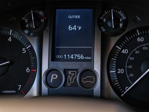 Used 2015 Lexus GX 460 w/ Premium Package image 19