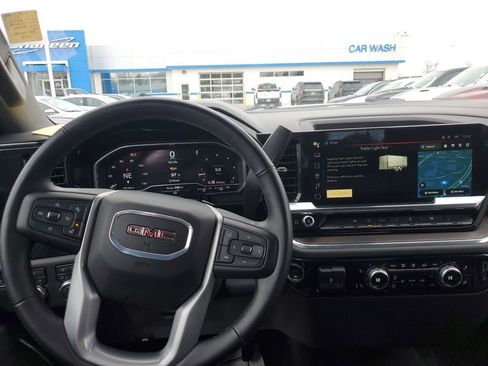 Certified 2025 GMC Sierra 1500 SLT image 28