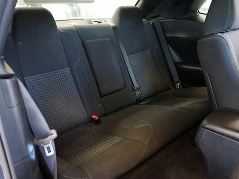 Used 2016 Dodge Challenger SXT image 10