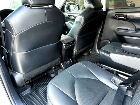 Used 2023 Toyota Highlander Limited AWD/4WD image 21