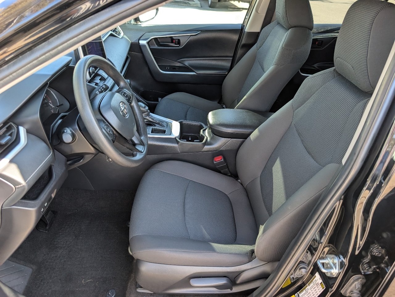 Used 2025 Toyota RAV4 LE FWD image 2
