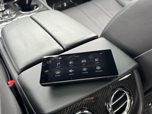 Certified 2022 Bentley Bentayga image 20