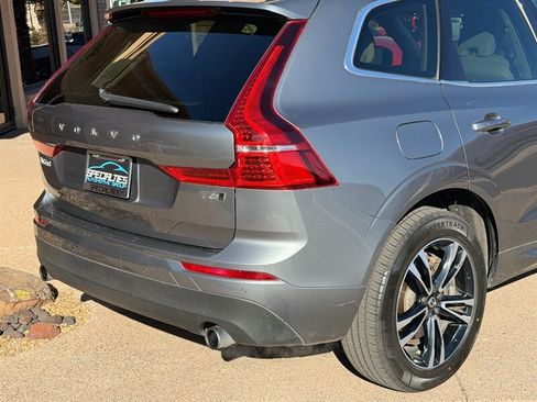 Used 2020 Volvo XC60 T6 Momentum image 16