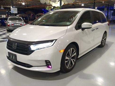 Used 2024 Honda Odyssey Touring image 1