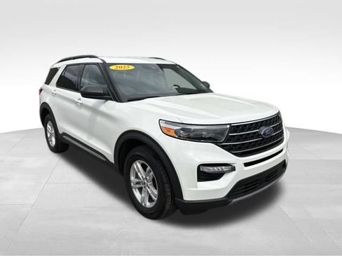 Used 2023 Ford Explorer XLT w/ Equipment Group 202A AWD/4WD image 8