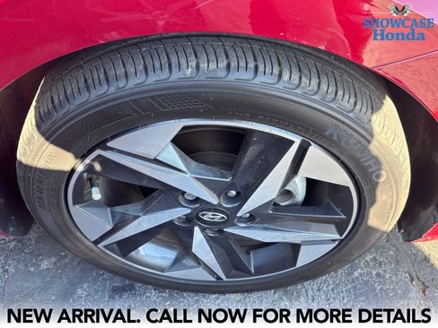 Used 2023 Hyundai Elantra Limited FWD image 7