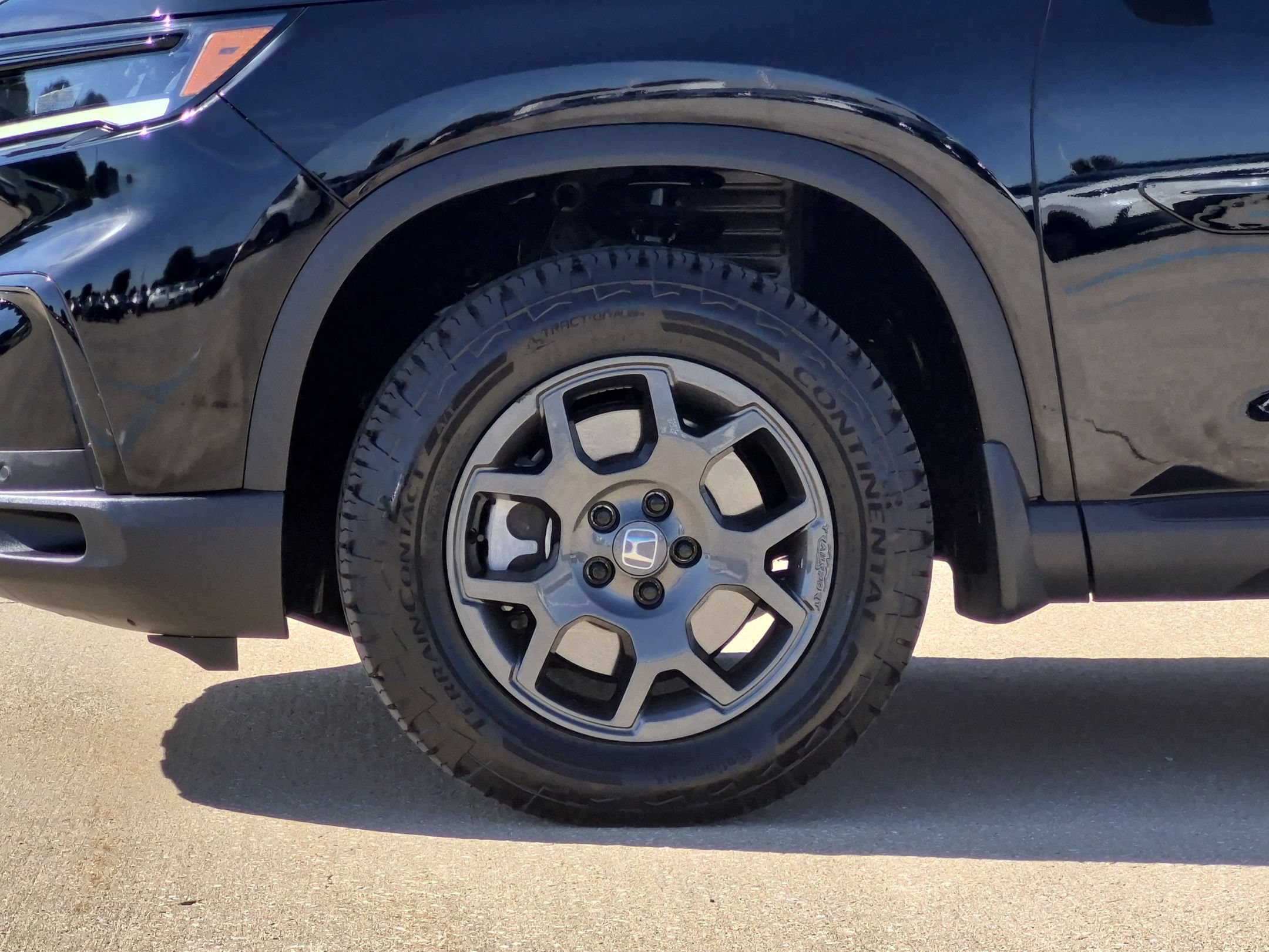 Used 2025 Honda Pilot TrailSport image 32