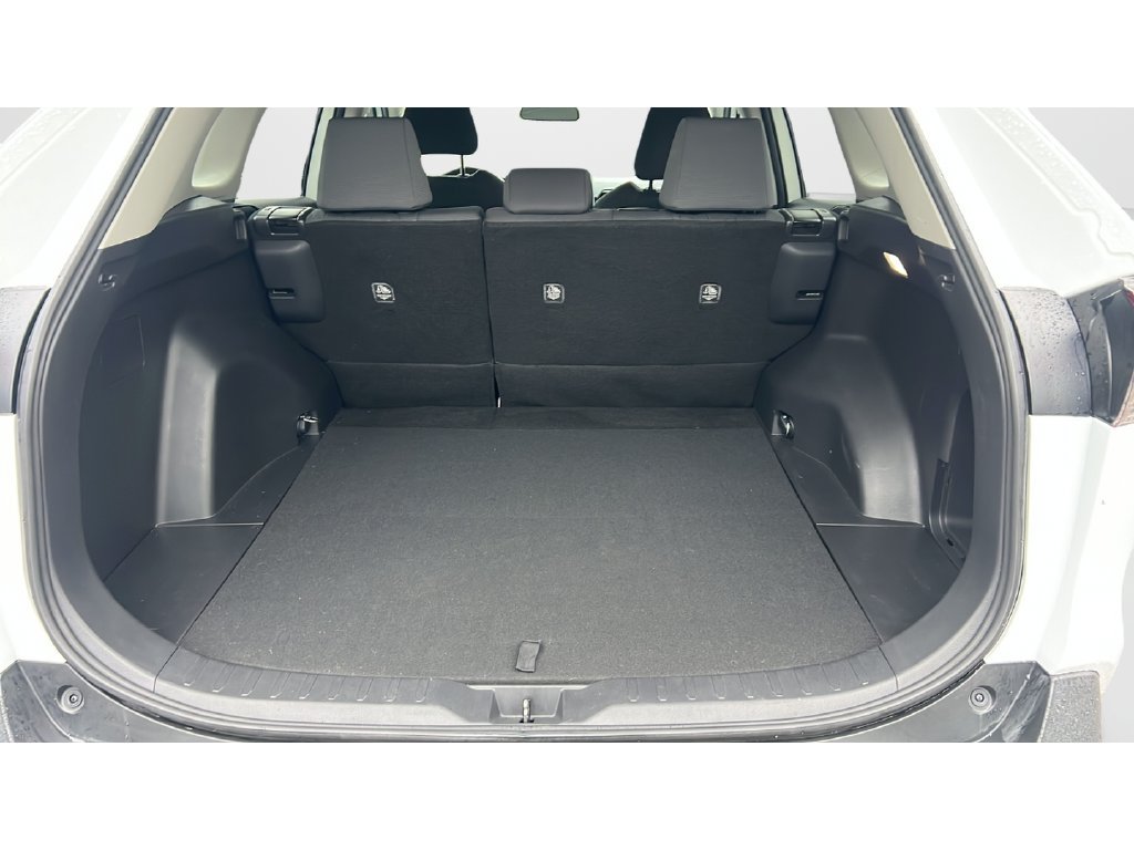 Used 2024 Toyota RAV4 XLE AWD/4WD image 9