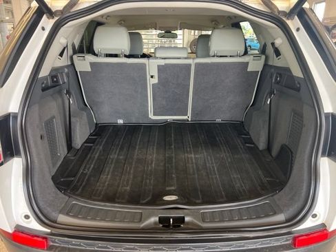 Used 2019 Land Rover Discovery Sport SE AWD/4WD image 7