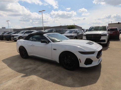 Used 2025 Ford Mustang GT Premium RWD image 6