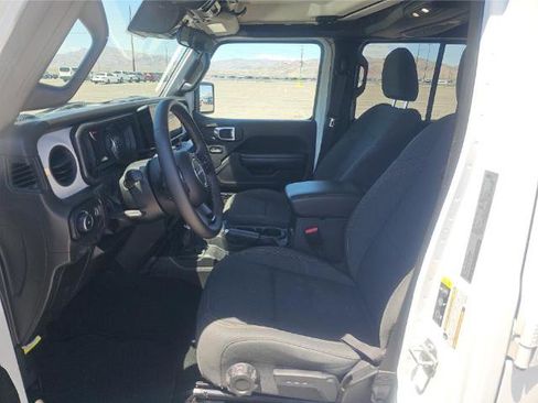 Used 2025 Jeep Wrangler Unlimited Sport AWD/4WD image 6