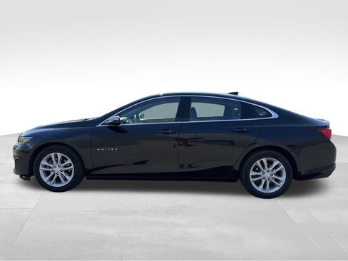 Used 2017 Chevrolet Malibu LT FWD image 10