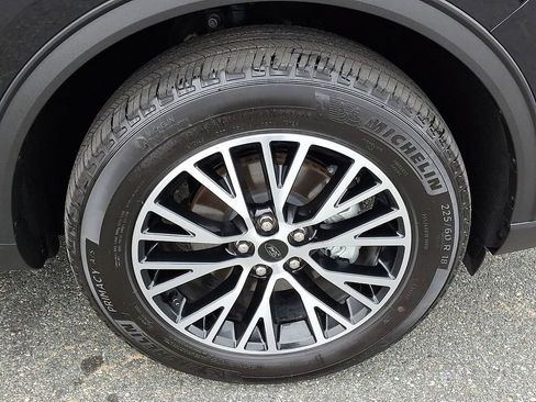 Used 2025 Ford Escape SE image 8