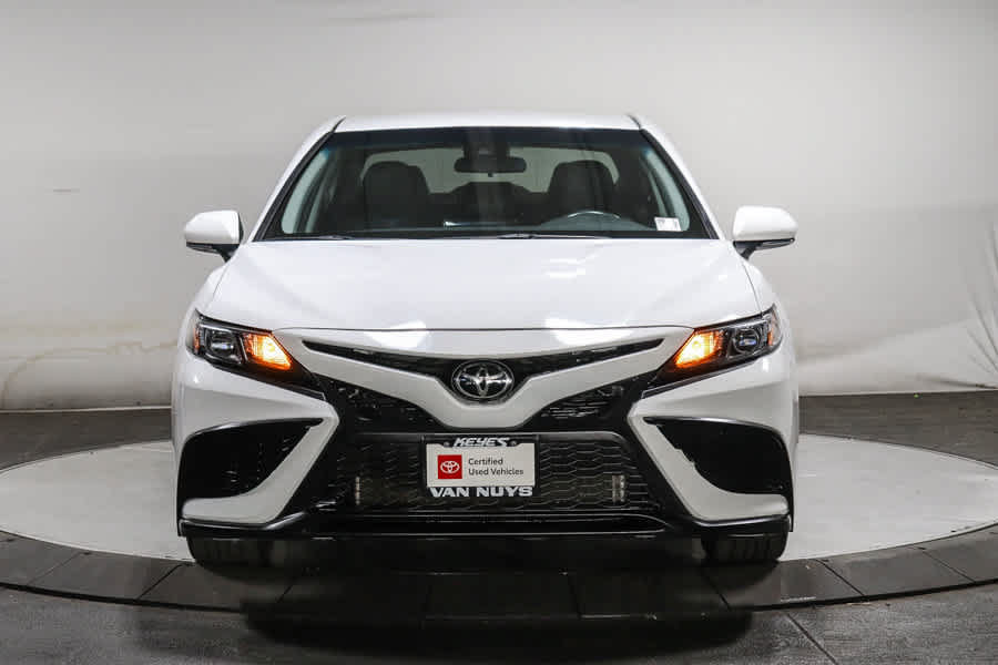 Certified 2024 Toyota Camry SE FWD image 3