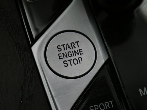 Used 2022 BMW X7 xDrive40i w/ Cold Weather Package image 29