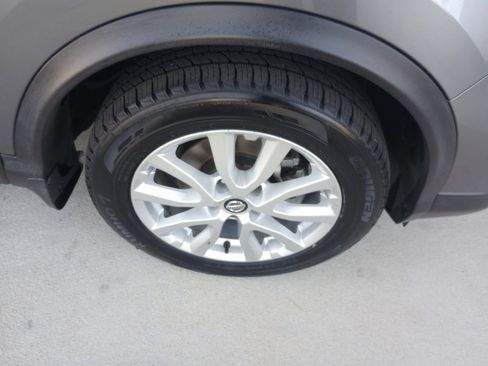 Used 2020 Nissan Rogue Sport SV image 29