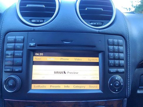 Used 2010 Mercedes-Benz GL 450 4MATIC image 31