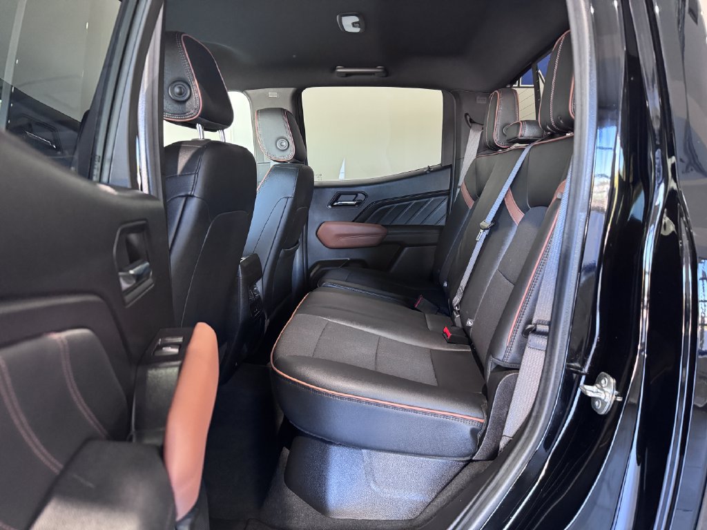 Certified 2024 GMC Canyon AT4 AWD/4WD image 11