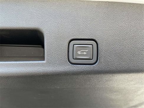 Used 2024 Chevrolet Traverse RS image 14