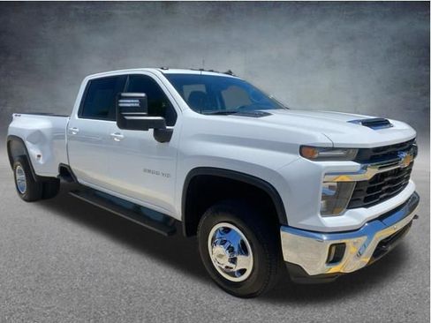 Used 2025 Chevrolet Silverado 3500 LT w/ All Star Edition AWD/4WD image 35