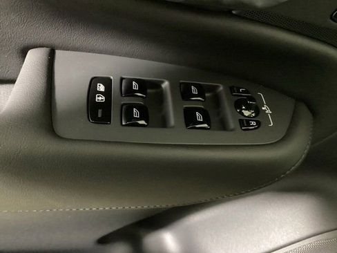 New 2025 Volvo XC90 T8 Plus w/ Protection Package Premier image 19