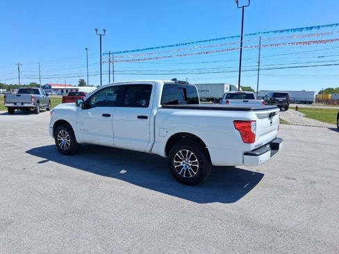 Used 2022 Nissan Titan SV RWD image 10