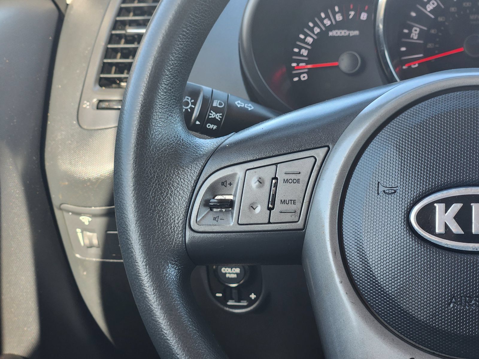 Used 2011 Kia Soul + w/ Audio Pkg FWD image 31