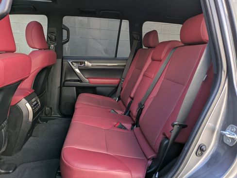 Used 2023 Lexus GX 460 Premium image 25