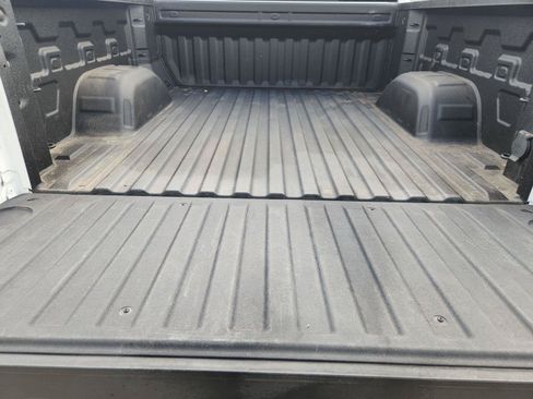 Certified 2022 Chevrolet Silverado 1500 LT RWD image 24