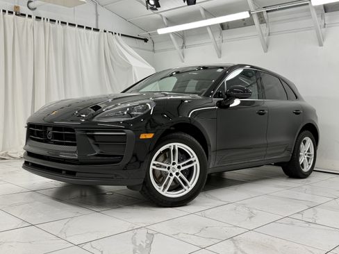 Certified 2026 Porsche Macan AWD/4WD image 6
