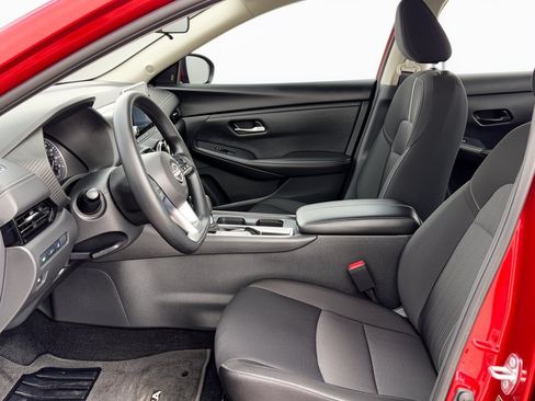 Used 2025 Nissan Sentra SV FWD image 5