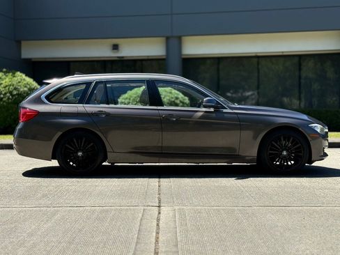 Used 2014 BMW 328i xDrive Wagon AWD/4WD image 2