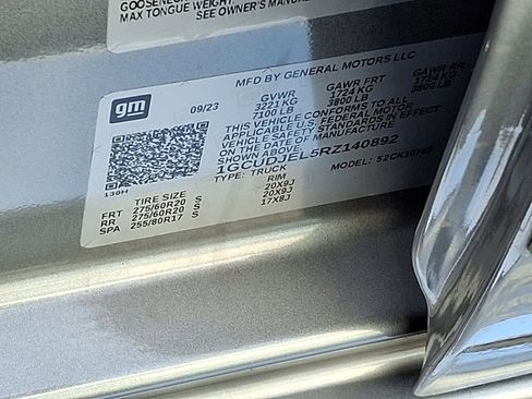 Used 2024 Chevrolet Silverado 1500 High Country image 30