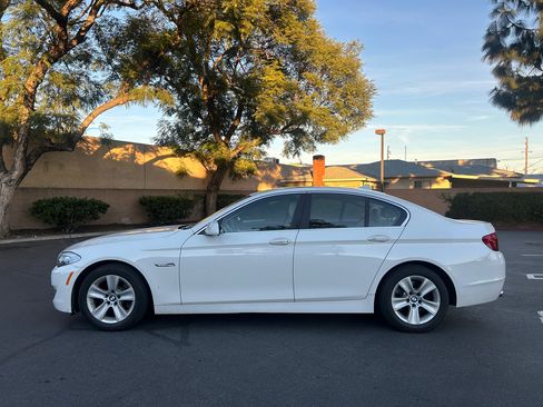 Used 2011 BMW 528i Sedan image 2