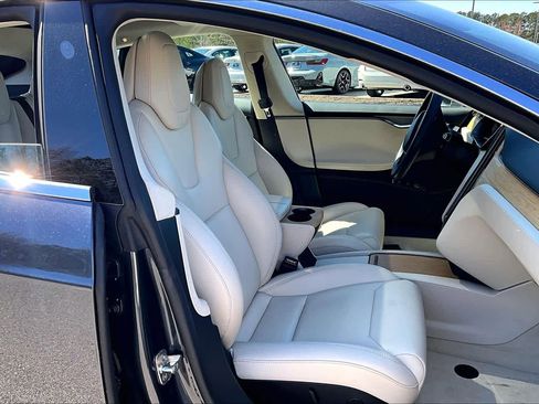Used 2018 Tesla Model S 75D image 9