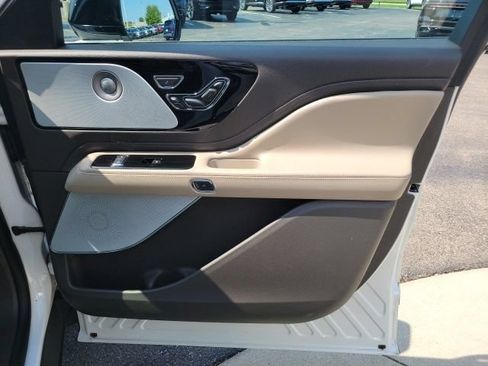 Certified 2023 Lincoln Aviator Reserve w/ Equipment Group 201A AWD/4WD image 24