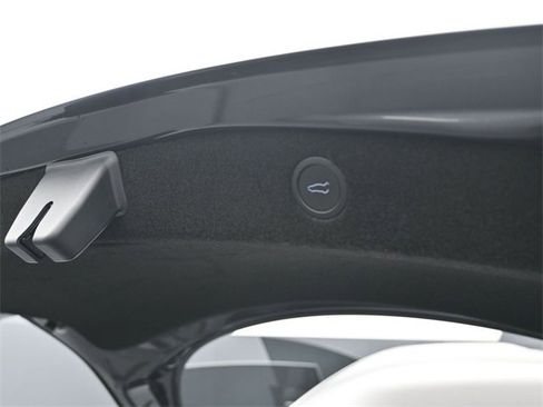 Used 2025 Tesla Model 3 image 24