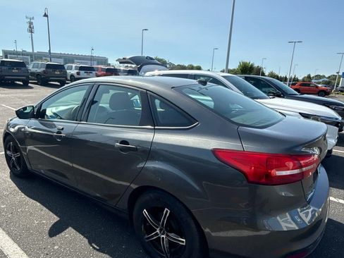 Used 2015 Ford Focus S FWD image 2