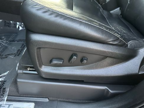 Used 2019 Chevrolet Suburban LT image 37