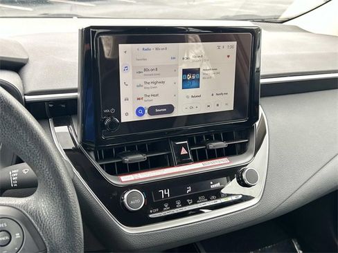 Used 2025 Toyota Corolla LE image 19