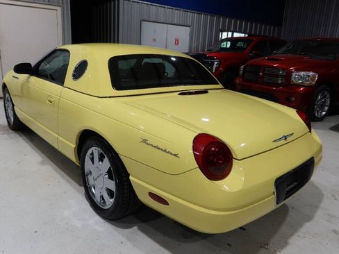 Used 2002 Ford Thunderbird RWD image 3