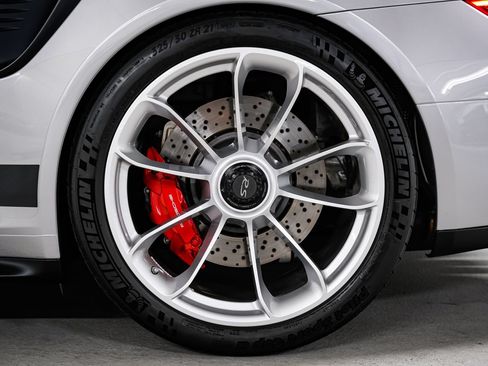 Used 2019 Porsche 911 GT3 RS RWD image 45