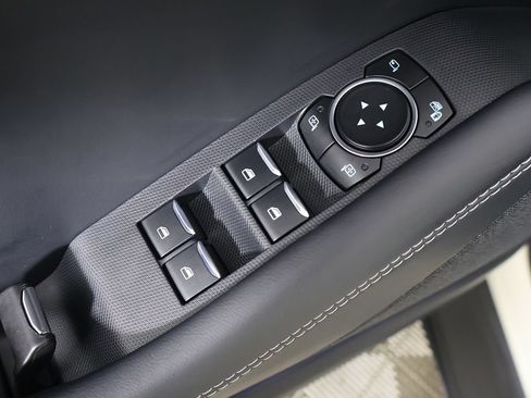 Used 2025 Ford Mustang Mach-E Premium AWD/4WD image 38