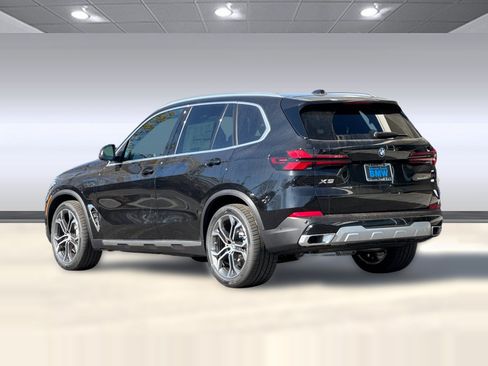 New 2026 BMW X5 xDrive50e AWD/4WD image 3
